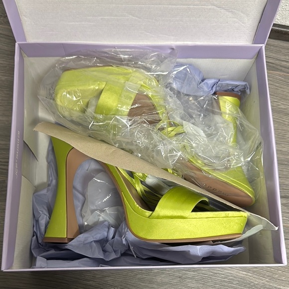 MADDEN GIRL Womens 1" Platform Strappy Padded Square Toe Flare Lace-Up Sandal - Picture 2 of 6